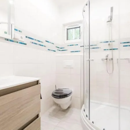 Bowery - Arnyas Vendeghazak - Jakuzzi Hasznalattal * Balatonalmádi